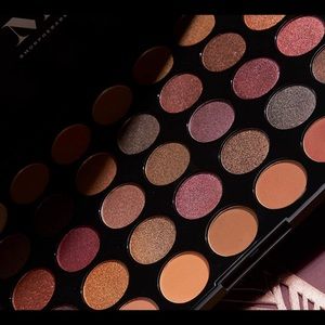 35F Fall Into Frost Morphe Eyeshadow Palette